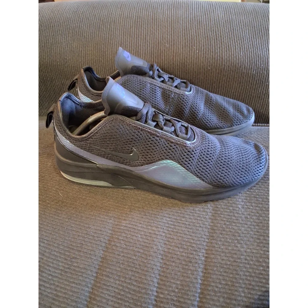 Nike Air Max‎ Motion 2 Mens 12 